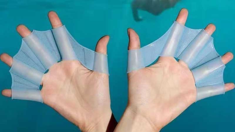 Силиконовые перчатки для плавания