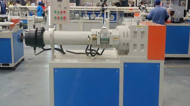 macchina per estrusione di silicone