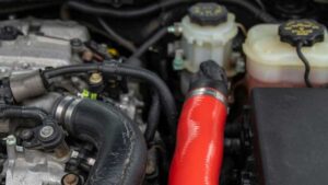 ऑटोमोटिव इंजन कम्पार्टमेंट सिलिकॉन होसेस बनाम ईपीडीएम कंपोनेंट्स